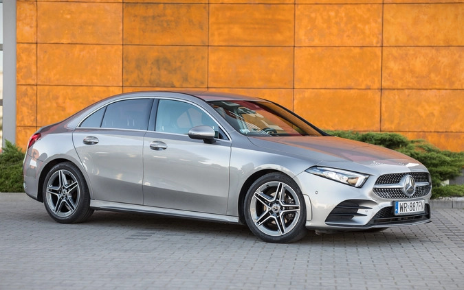 Mercedes-Benz Klasa A cena 106000 przebieg: 74000, rok produkcji 2018 z Radom małe 407